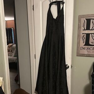 Elegant Black Halter Maxi Dress